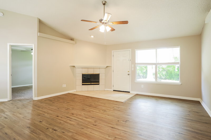 1,740/Mo, 2520 Ambrosia Dr Middleburg, FL 32068 Living Room View