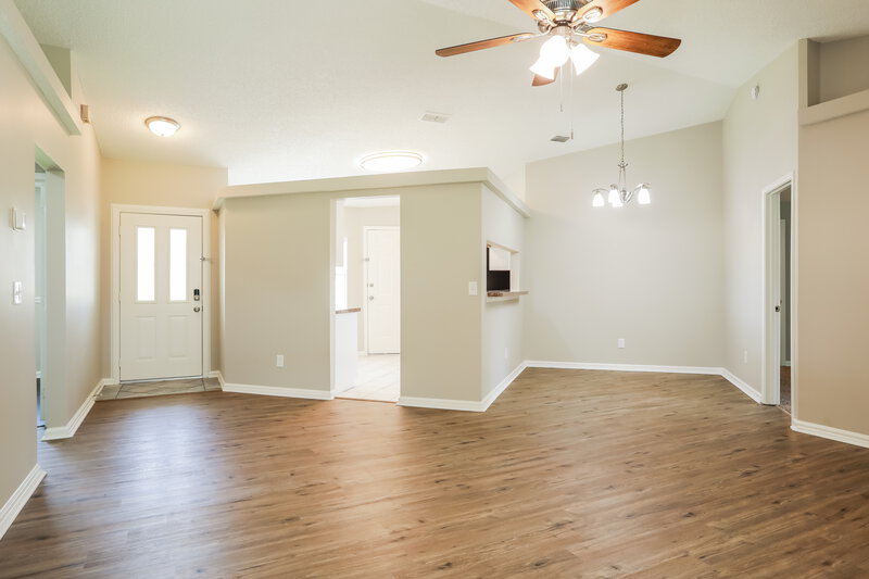 1,740/Mo, 2520 Ambrosia Dr Middleburg, FL 32068 Living Room View 2