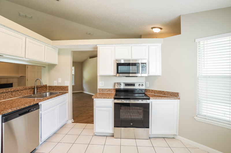 1,740/Mo, 2520 Ambrosia Dr Middleburg, FL 32068 Kitchen View