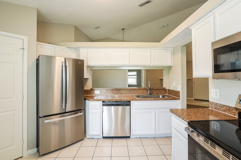 1,740/Mo, 2520 Ambrosia Dr Middleburg, FL 32068 Kitchen View 2
