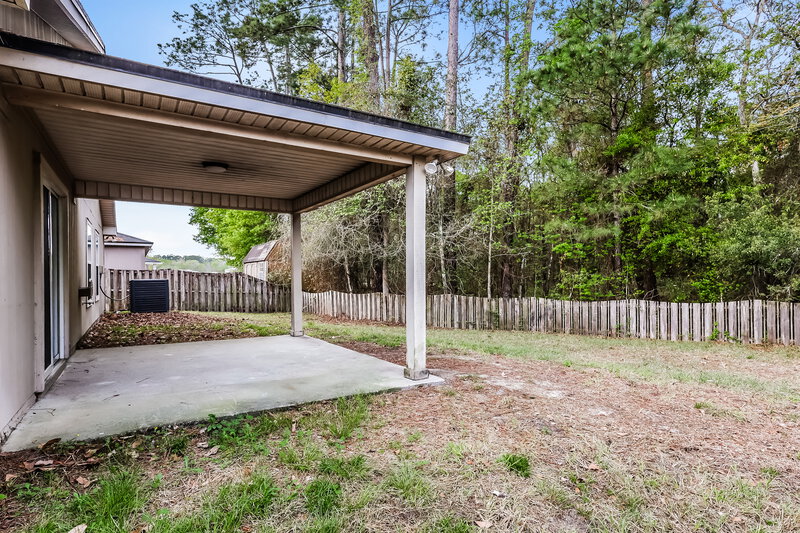 2,225/Mo, 2120 Sotterley Ln Jacksonville, FL 32220 Rear View