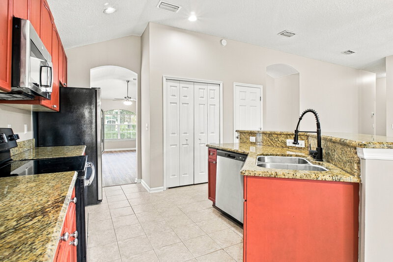 2,245/Mo, 1728 Windover Pl Saint Augustine, FL 32092 Kitchen View