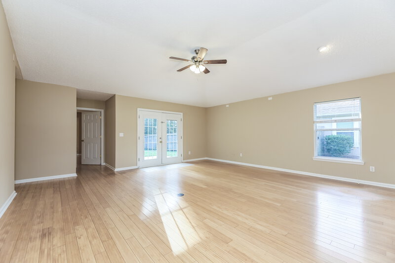 1,895/Mo, 248 Southlake Dr St Augustine, FL 32092 Living Room View