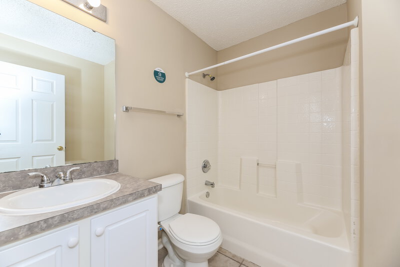 1,895/Mo, 248 Southlake Dr St Augustine, FL 32092 Bathroom View