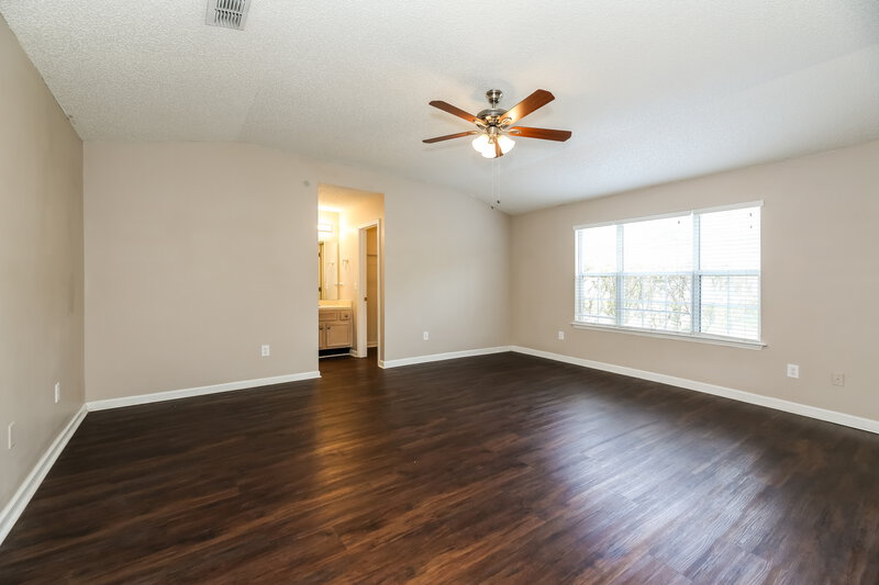 1,990/Mo, 3410 Guernsey Ct Jacksonville, FL 32226 Main Bedroom View