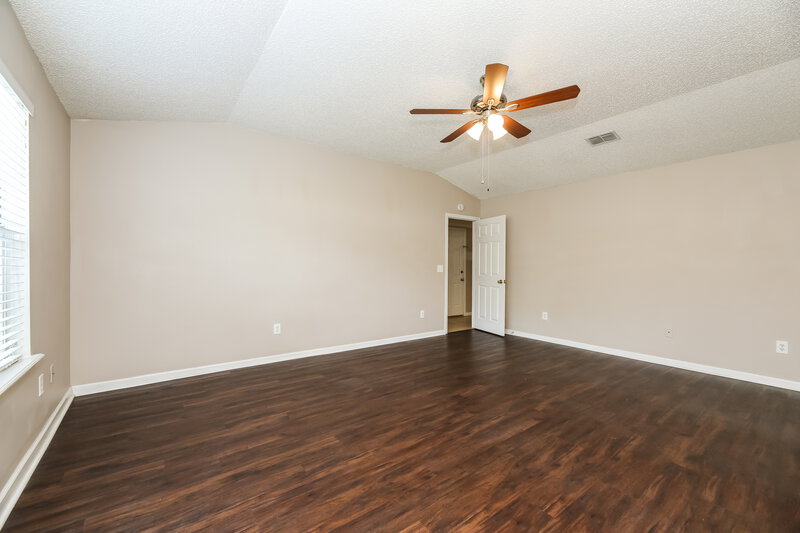 1,990/Mo, 3410 Guernsey Ct Jacksonville, FL 32226 Main Bedroom View 2