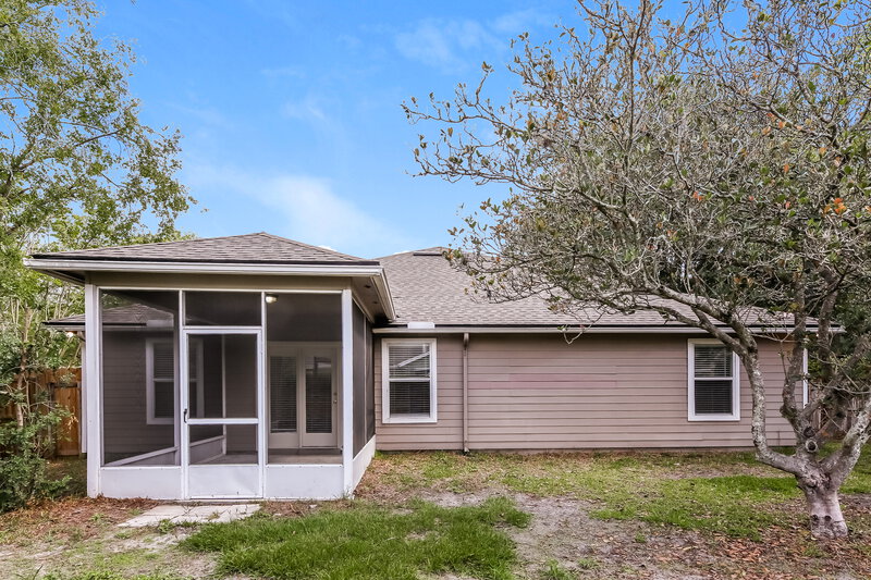 1,990/Mo, 3410 Guernsey Ct Jacksonville, FL 32226 Rear View