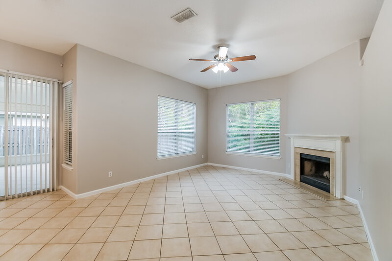 2,205/Mo, 8717 Canopy Oaks Dr Jacksonville, FL 32256 Living Room View