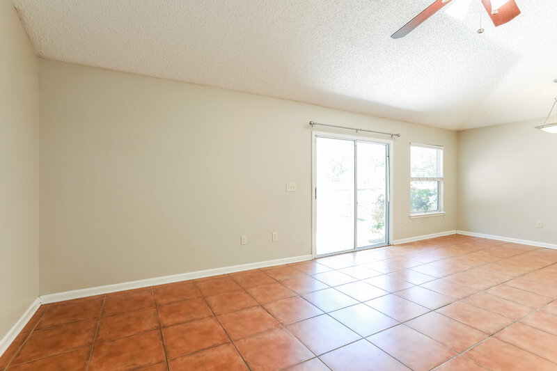 1,850/Mo, 8073 Leafcrest Dr Jacksonville, FL 32244 Living Room View