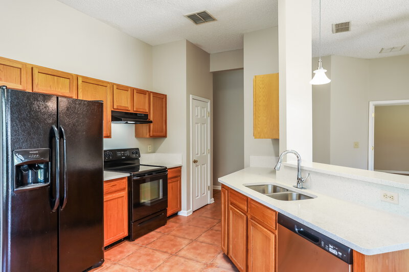 1,850/Mo, 8073 Leafcrest Dr Jacksonville, FL 32244 Kitchen View