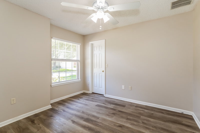 1,850/Mo, 8073 Leafcrest Dr Jacksonville, FL 32244 Bedroom View 2