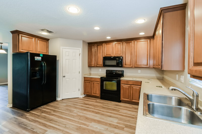 2,570/Mo, 801 Crystal Spring Way St Augustine, FL 32092 Kitchen View