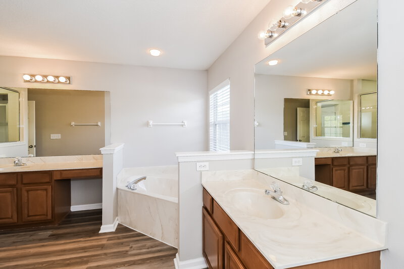 2,570/Mo, 801 Crystal Spring Way St Augustine, FL 32092 Main Bathroom View