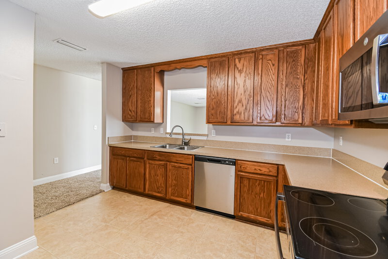 1,995/Mo, 1919 Raising Hill Dr Jacksonville, FL 32210 Kitchen View 2