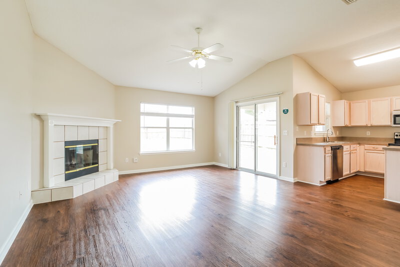1,985/Mo, 609 Kilwinning Ln Orange Park, FL 32065 Living Room View 2