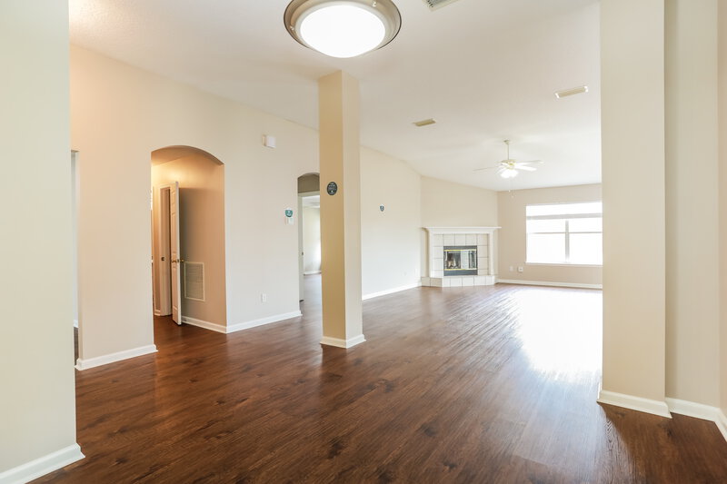 1,985/Mo, 609 Kilwinning Ln Orange Park, FL 32065 Living Room View 4