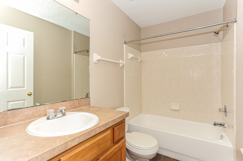1,650/Mo, 1608 Guardian Dr Jacksonville, FL 32221 Bathroom View