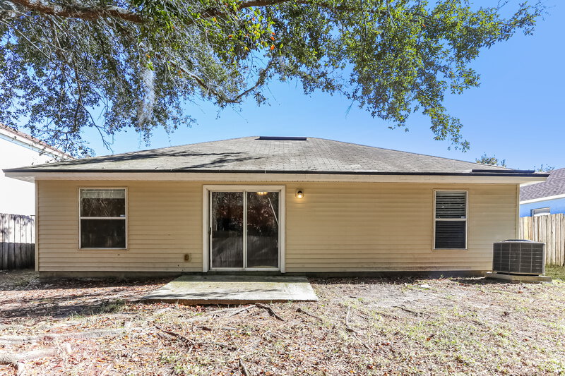 1,650/Mo, 1608 Guardian Dr Jacksonville, FL 32221 Rear View