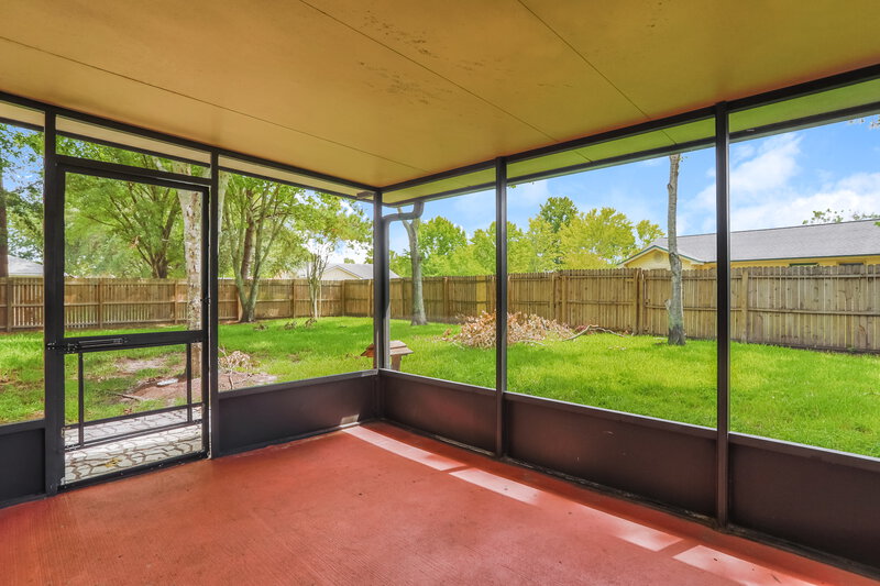 1,875/Mo, 2106 Farm Way Middleburg, FL 32068 Sun Room View