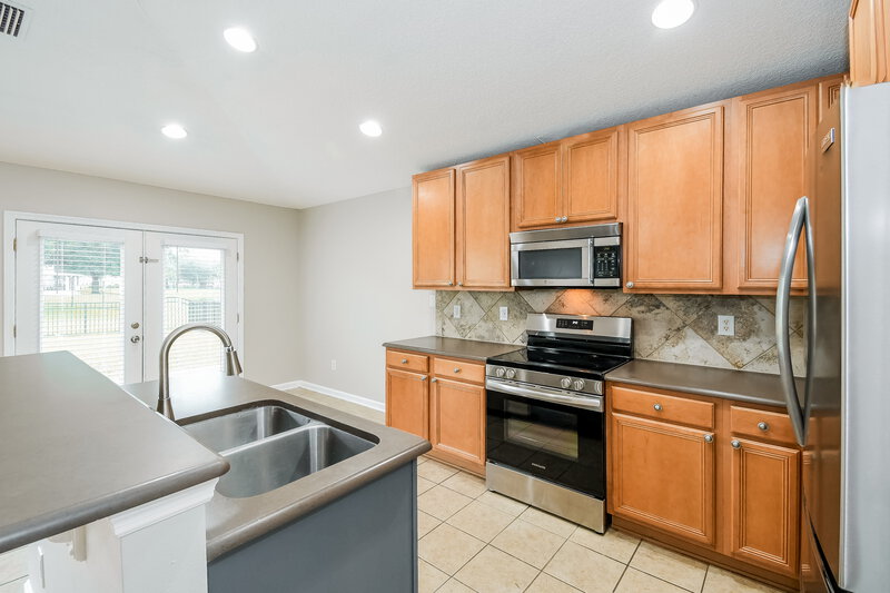 2,055/Mo, 75338 Ravenwood Dr Yulee, FL 32097 Kitchen View