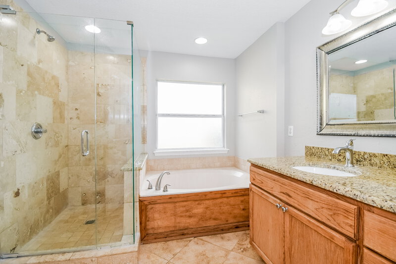 2,055/Mo, 75338 Ravenwood Dr Yulee, FL 32097 Main Bathroom View