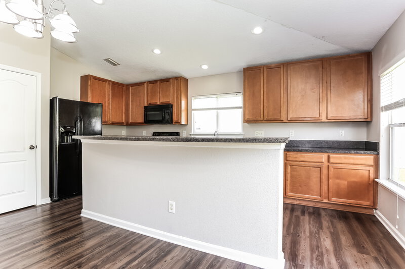 2,335/Mo, 7511 Hawks Cliff Dr Jacksonville, FL 32222 Kitchen View 2