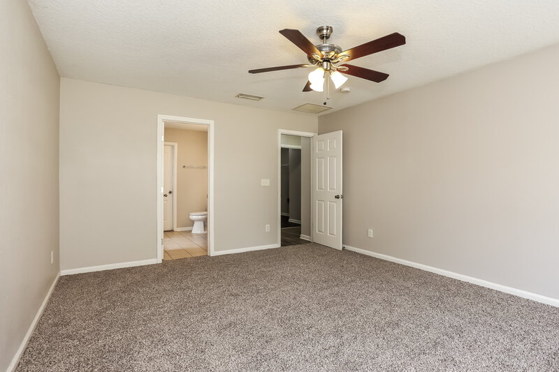 2,335/Mo, 7511 Hawks Cliff Dr Jacksonville, FL 32222 Main Bedroom View 2