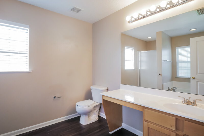 2,500/Mo, 1417 Heather Ct St Augustine, FL 32092 Main Bathroom View 2