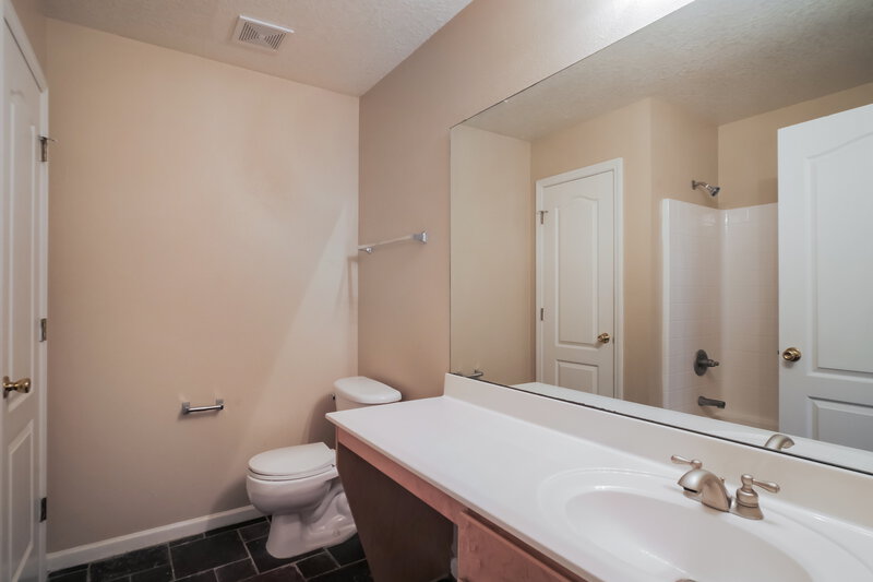 2,500/Mo, 1417 Heather Ct St Augustine, FL 32092 Bathroom View