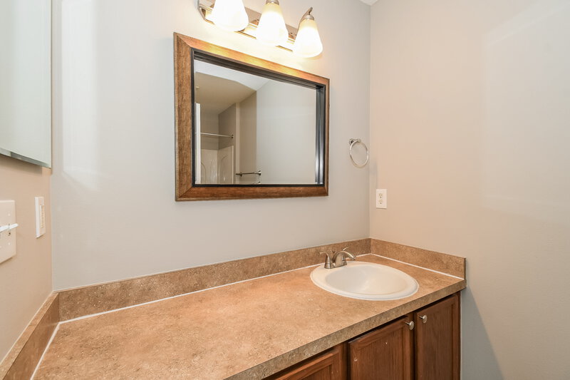 1,930/Mo, 4603 Pine Lake Dr Middleburg, FL 32068 Bathroom View