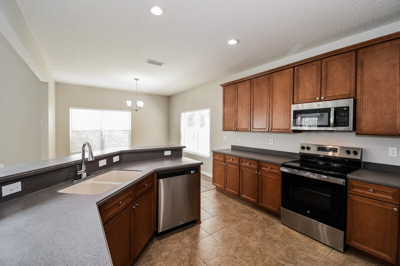 2,450/Mo, 3325 Horseshoe Trail Dr Orange Park, FL 32065 Kitchen View