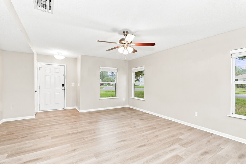 2,095/Mo, 948 Collinswood Dr Jacksonville, FL 32225 Living Room View 2