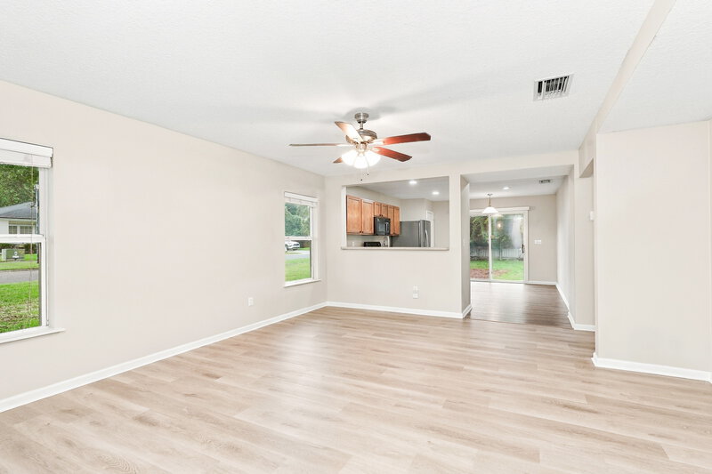 2,095/Mo, 948 Collinswood Dr Jacksonville, FL 32225 Living Room View 3