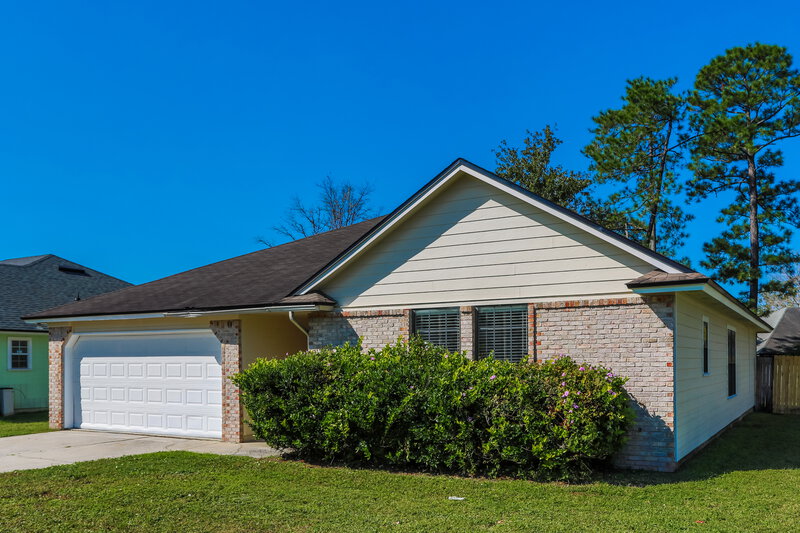 1,660/Mo, 6408 Checkmate Ln Jacksonville, FL 32244 Front View