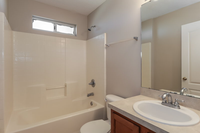 2,310/Mo, 12198 Captiva Bluff Cir W Jacksonville, FL 32226 Bathroom View