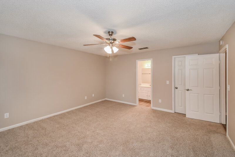 2,070/Mo, 2979 Tuscarora Trl Middleburg, FL 32068 Main Bedroom View 2