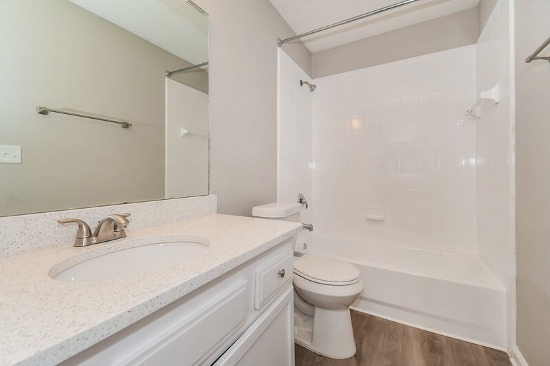 2,070/Mo, 2979 Tuscarora Trl Middleburg, FL 32068 Bathroom View