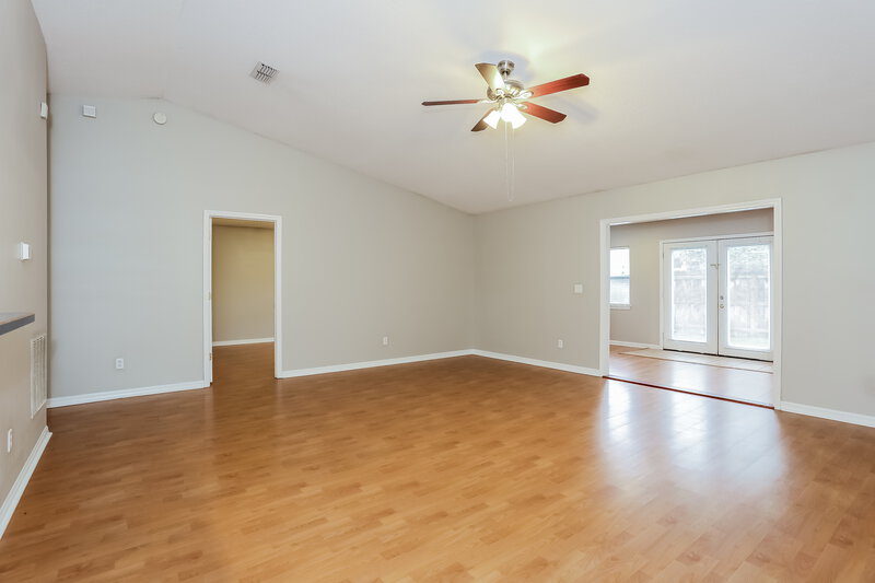 2,350/Mo, 12860 Ellis Island Dr Jacksonville, FL 32224 Living Room View