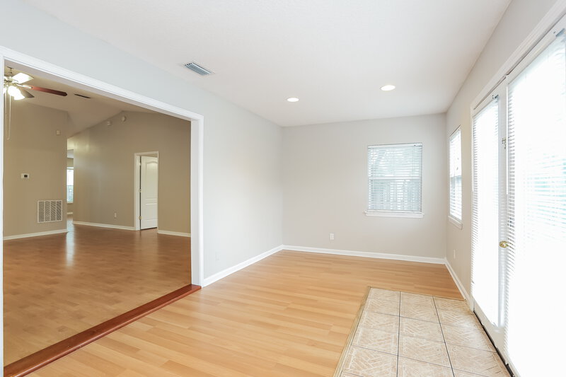 2,350/Mo, 12860 Ellis Island Dr Jacksonville, FL 32224 Sun Room View