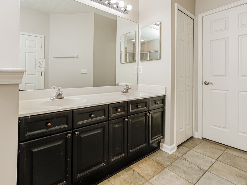 2,645/Mo, 6267 Pendragon Pl Jacksonville, FL 32258 Main Bathroom View