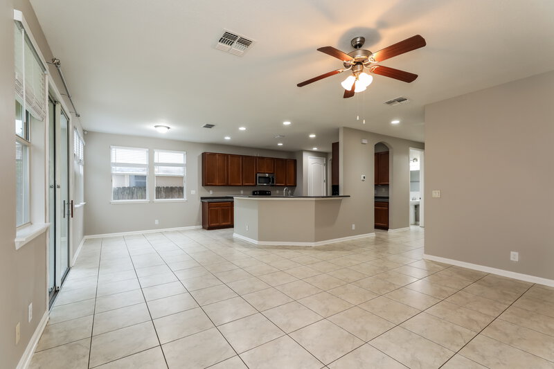 2,365/Mo, 4021 Ringneck Dr Jacksonville, FL 32226 Living Room View