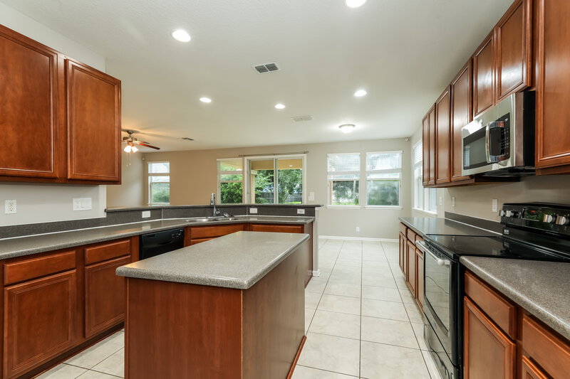 2,365/Mo, 4021 Ringneck Dr Jacksonville, FL 32226 Kitchen View