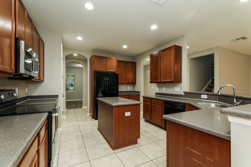 2,365/Mo, 4021 Ringneck Dr Jacksonville, FL 32226 Kitchen View 2