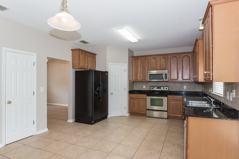 2,520/Mo, 1325 Wekiva Way St Augustine, FL 32092 Kitchen View 2