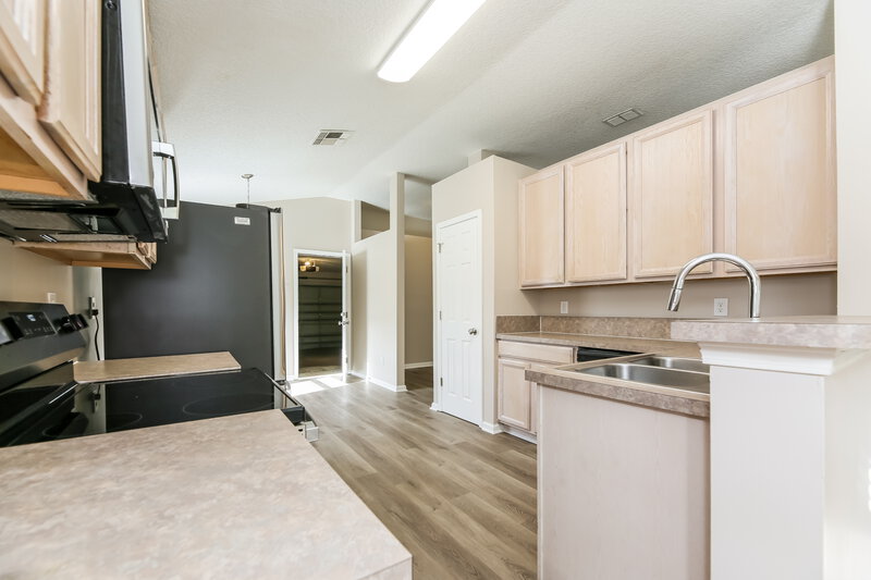 2,070/Mo, 1701 Ferncreek Dr St Augustine, FL 32092 Kitchen View