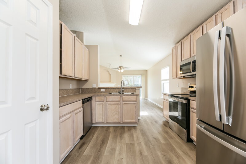 2,070/Mo, 1701 Ferncreek Dr St Augustine, FL 32092 Kitchen View 2