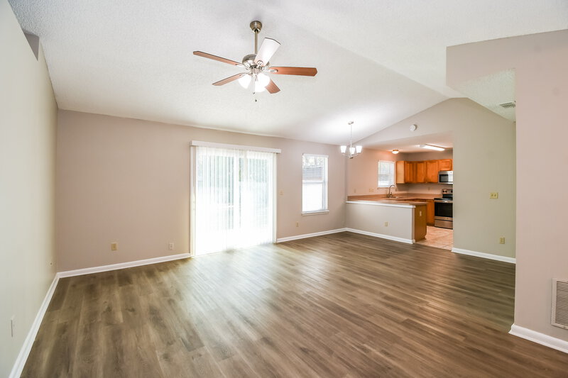 1,760/Mo, 6983 Huntington Woods Cir E Jacksonville, FL 32244 Living Room View 2