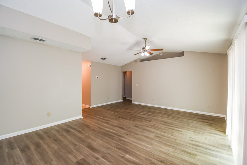 1,760/Mo, 6983 Huntington Woods Cir E Jacksonville, FL 32244 Dining Room View 2