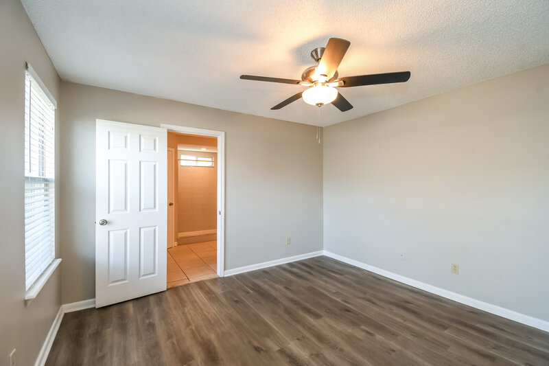 1,760/Mo, 6983 Huntington Woods Cir E Jacksonville, FL 32244 Main Bedroom View 2