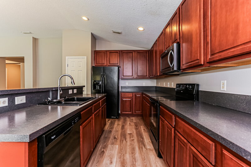 1,990/Mo, 2230 Brian Lakes Dr E Jacksonville, FL 32221 Kitchen View